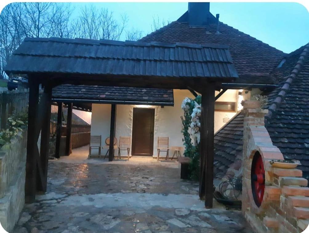 Konak Lecic Trsic Exterior photo