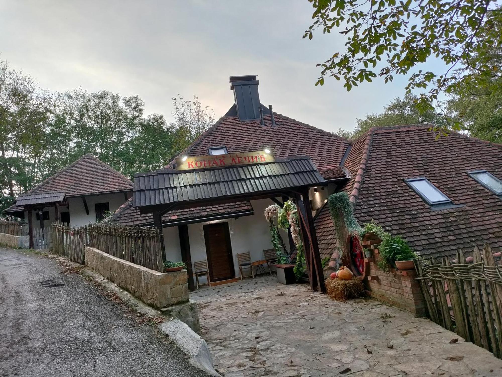 Konak Lecic Trsic Exterior photo